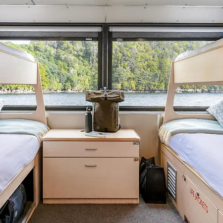 Milford Sound Overnight Cruise - Fiordland Discovery Exterior photo