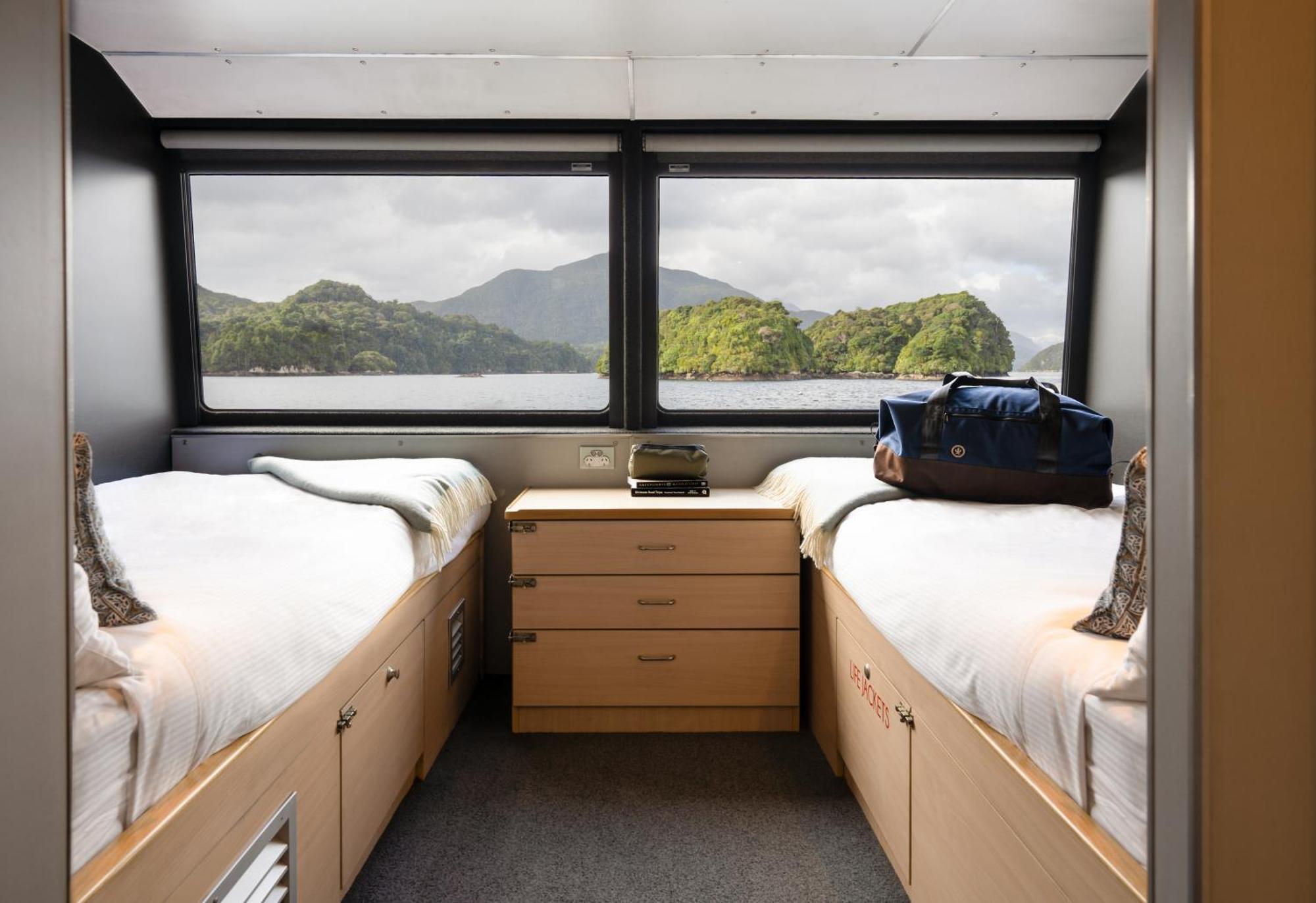 Overnight Cruise - Fiordland Discovery Milford Sound