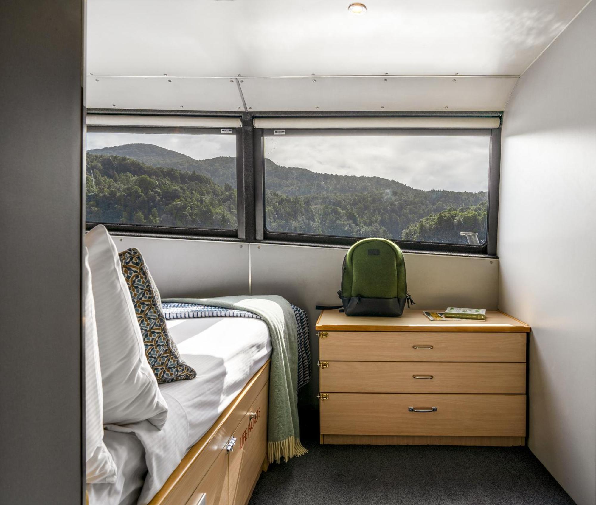  Overnight Cruise - Fiordland Discovery