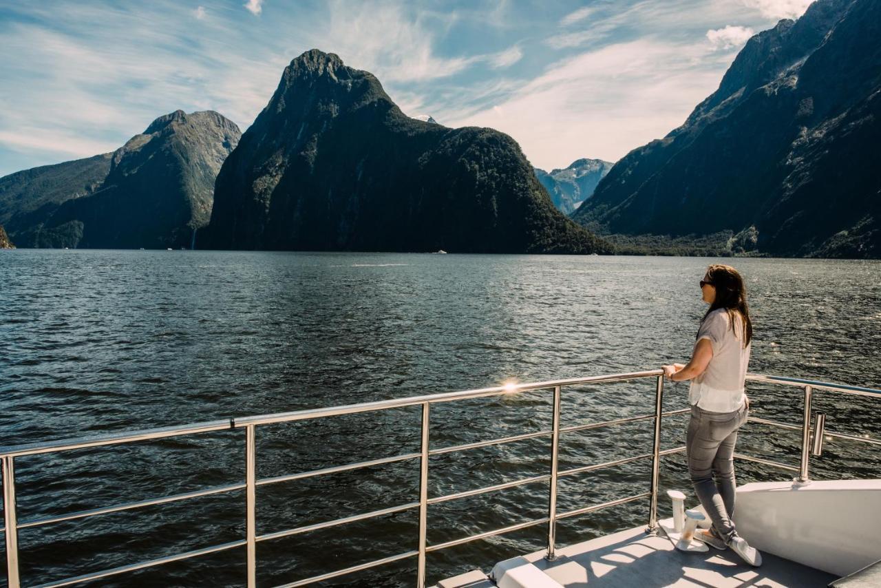  Overnight Cruise - Fiordland Discovery Milford Sound