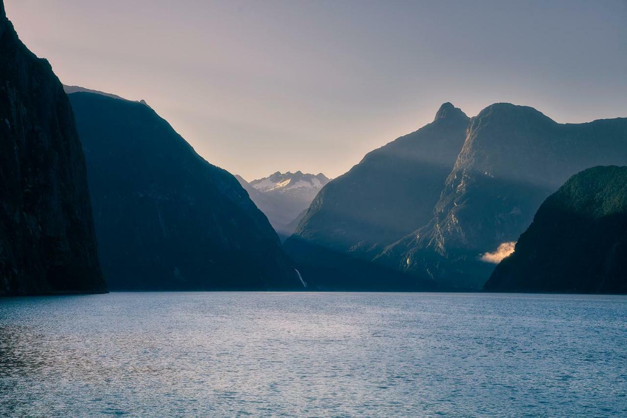  Overnight Cruise - Fiordland Discovery 5*
